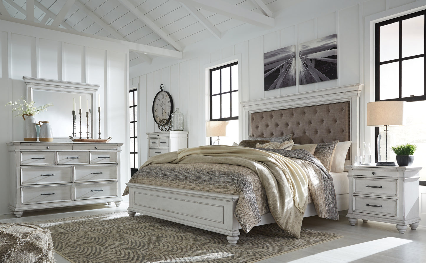 Kanwyn Panel Bed