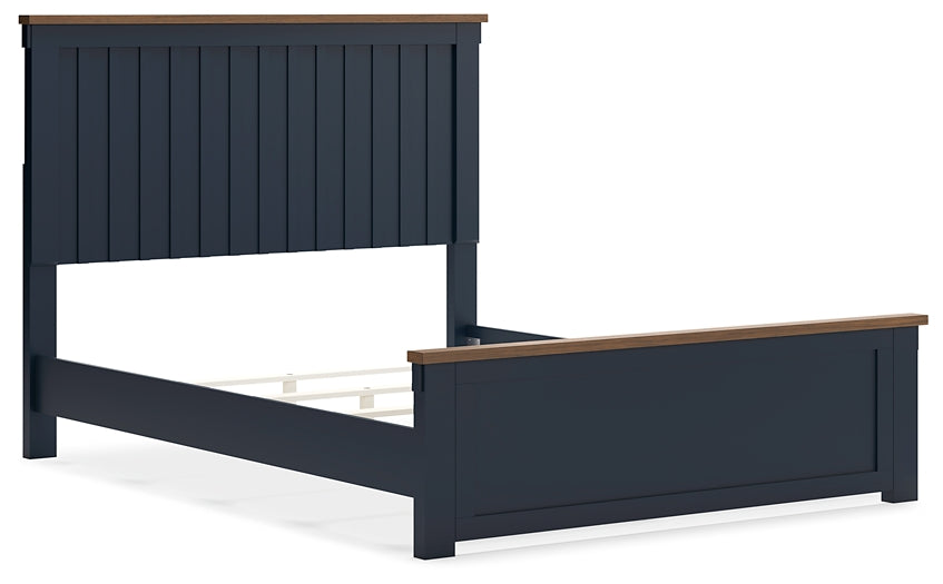 Landocken Queen Panel Bed with Mirrored Dresser and Nightstand