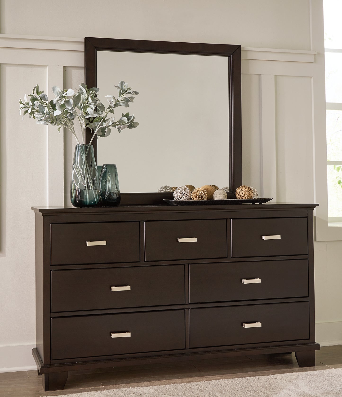 Covetown Queen Panel Bed with Mirrored Dresser, Chest and Nightstand