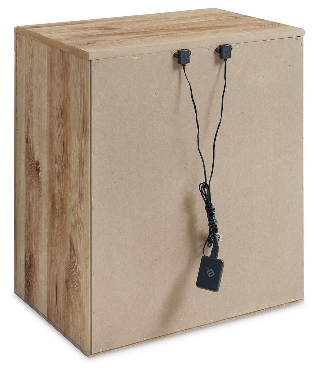 Hyanna King Panel Bed, Dresser, Mirror and Nightstand