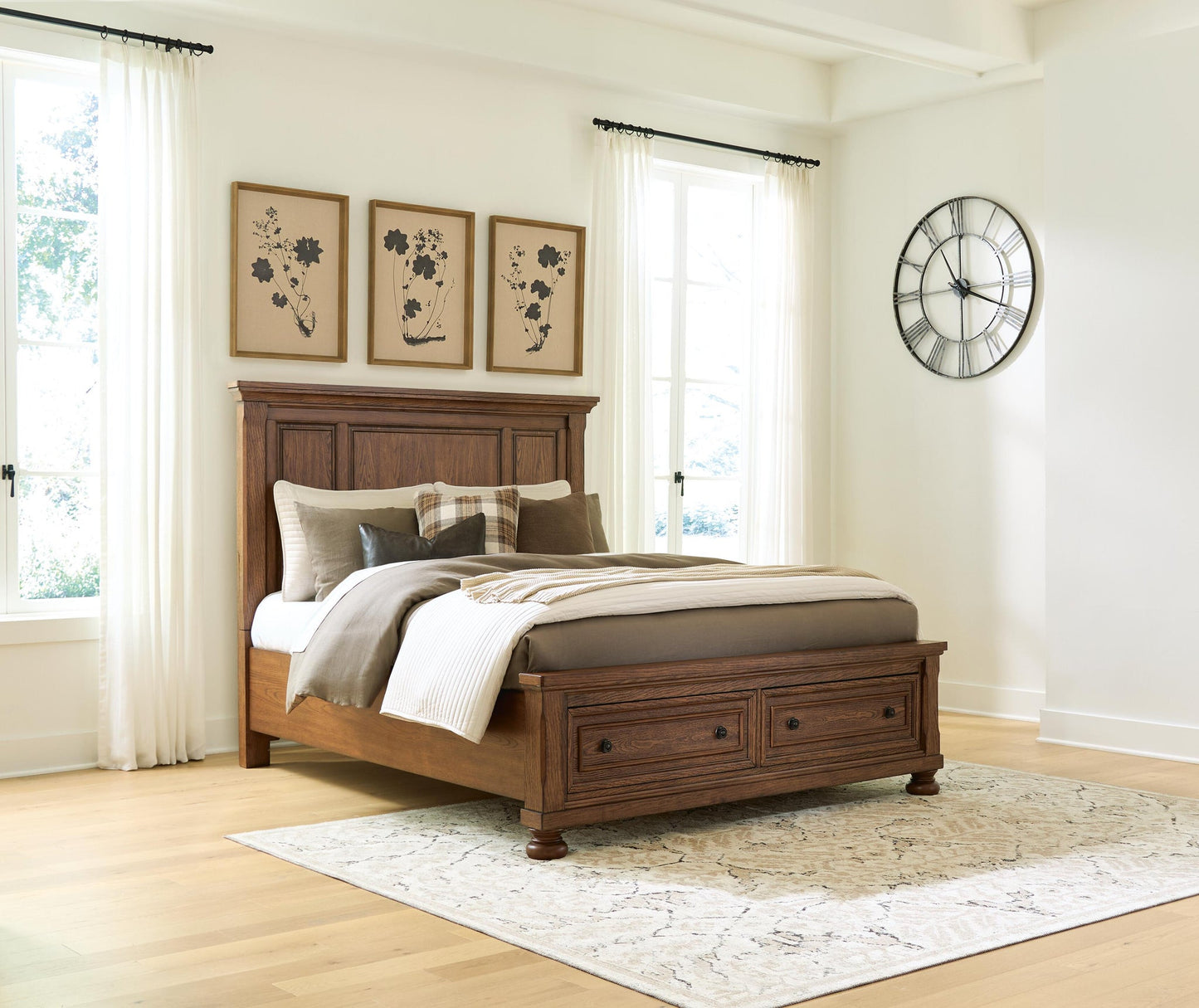 Zackaryn Queen Panel Storage Bed